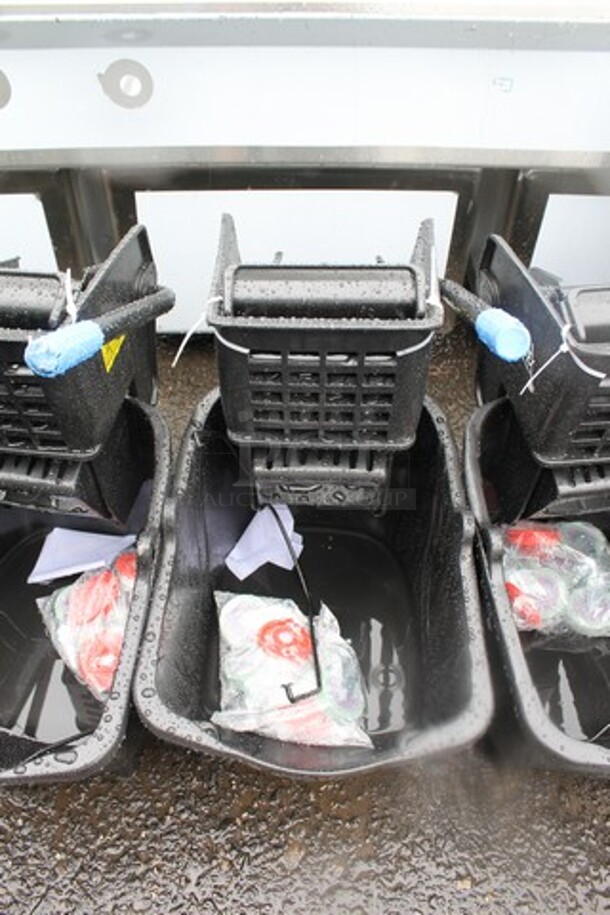 BRAND NEW SCRATCH AND DENT! Lavex 274MOPBCKTBK 35 Qt. Black Mop Bucket & Side Press Wringer Combo - Image 2 of 3