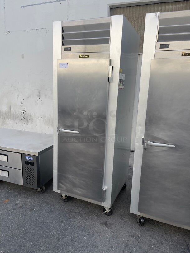 2020! Traulsen G12010 30 inch One Section Reach In Commercial Freezer, (1) Solid Door, 115v Tested and Working! 30x34x83 - Image 4 of 10