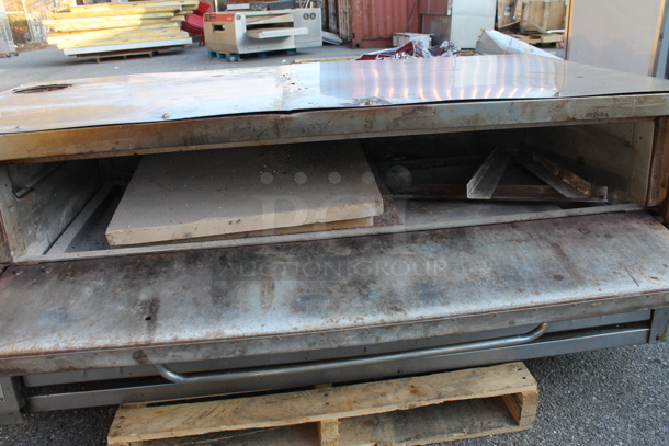 Bakers Pride Stainless Steel Commercial Natural Gas Powered Single Deck Pizza Oven.  - Image 5 of 6