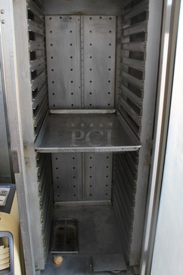 Metro Metal Commercial Single Door Holding Proofing Cabinet on Commercial Casters. Tested and Working!  - Image 3 of 3
