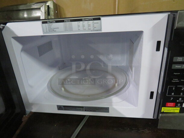 One Stainless Steel Toshiba Microwave. 120 Volt. Model# ML2 EM31PA. 20X15X12 - Image 2 of 2