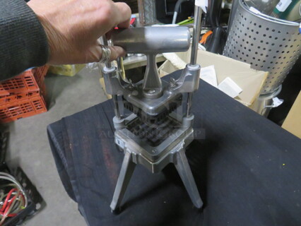 One Nemco Wedger. Model# 55500-1.
