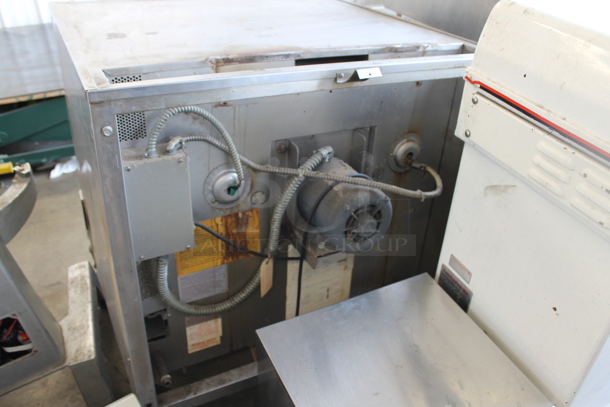 Blodgett Stainless Steel Commercial Natural Gas Powered Full Size Convection Oven w/ View Through Doors and Metal Oven Racks. - Image 5 of 7