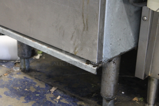 2010 Dean SR42GN Stainless Steel Commercial Floor Style Natural Gas Powered Deep Fat Fryer. 105,000 BTU. - Image 6 of 6