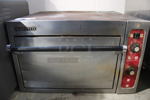 Blodgett Model 1405 Stainless Steel Commercial Countertop Electric Powered Pizza Oven w/ Stones. 208 Volts, 3 Phase. 27x26x17