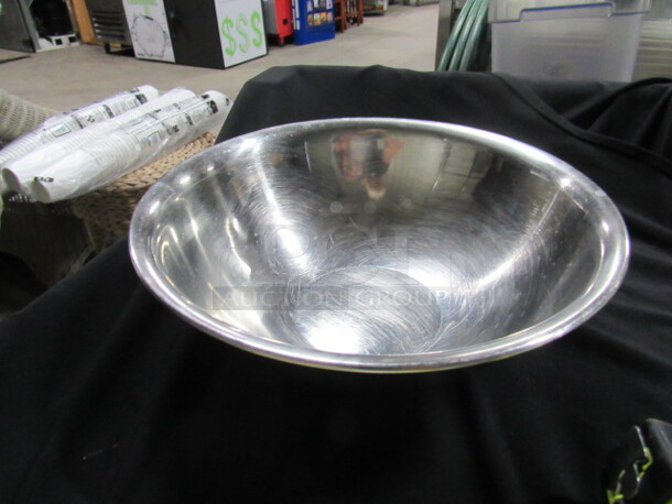 Stainless Steel Vollrath 3 Quart Mixing Bowl. #47933. 5XBID. - Image 1 of 1