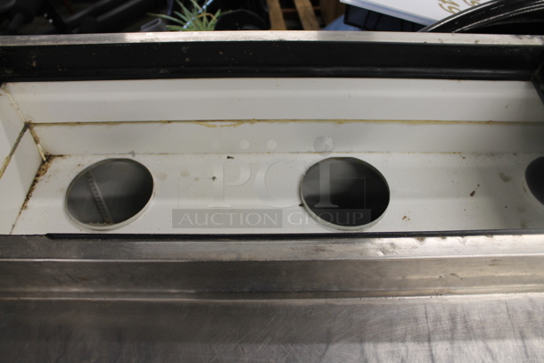 True TPP-60 Stainless Steel Commercial Pizza Prep Table. 115 Volts, 1 Phase. Tested and Powers On But Does Not Get Cold - Image 4 of 8