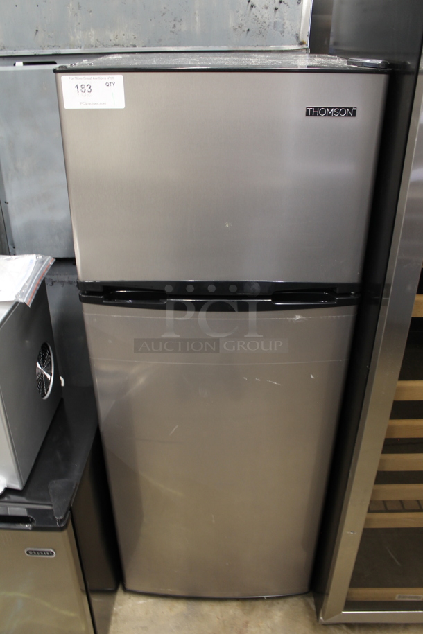BRAND NEW SCRATCH AND DENT! Thomson TFR725 7.5 CF Refrigerator with Top Freezer Platinum. 115 Volts, 1 Phase. Tested and Working!
