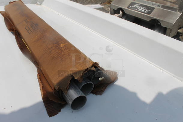 BRAND NEW SCRATCH AND DENT! Stainless Steel Commercial Tabletop. Comes w/ Legs. - Image 4 of 4