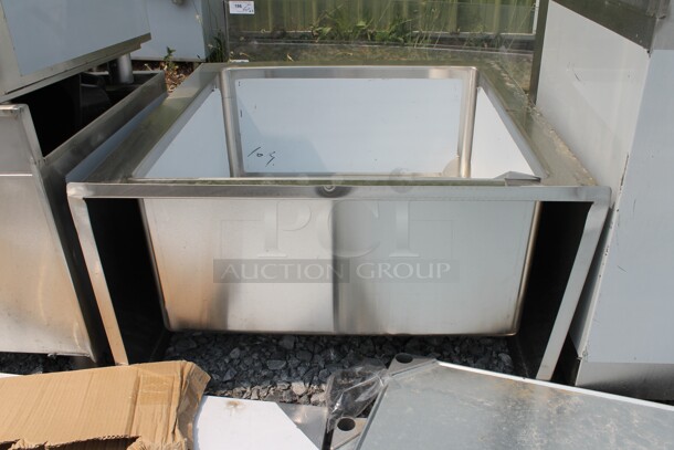 BRAND NEW SCRATCH AND DENT! Regency 600SM242412 Commercial Stainless Steel One Compartment Floor Mop Sink. - Image 5 of 5