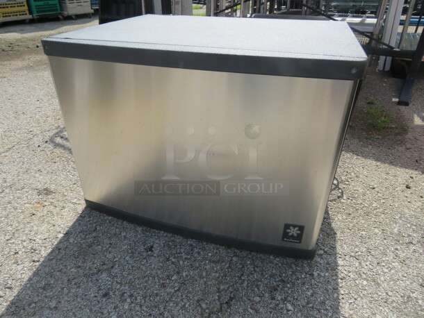 One Manitowic Ice Maker. Model# QDO452A. 115 Volt. 30X24.5X21.5. - Image 1 of 1