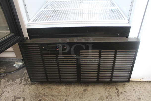 Habco SE18 Metal Commercial Single Door Reach In Cooler Merchandiser w/ Poly Coated Racks. 115 Volts, 1 Phase. Tested and Working! - Image 4 of 4