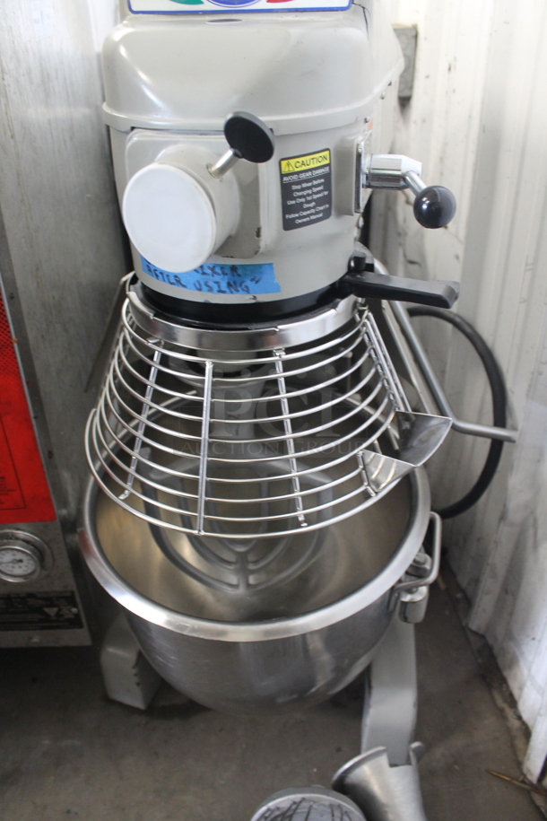 Globe SP20 Metal Commercial Countertop 20 Quart Planetary Dough Mixer w/ Stainless Steel Mixing Bowl, Bowl Guard, Paddle, Whisk and Dough Hook Attachments. 110 Volts, 1 Phase. Tested and Working! - Image 4 of 7