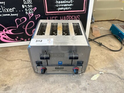Waring WCT850RC Stainless Steel Commercial Countertop 4 Slot Toaster. 120 Volts, 1 Phase. 