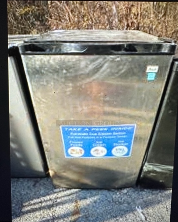 One Avanti Refrigerator. Model# RMX45B3S. 115 Volt. 21.5X23X33 - Image 1 of 2