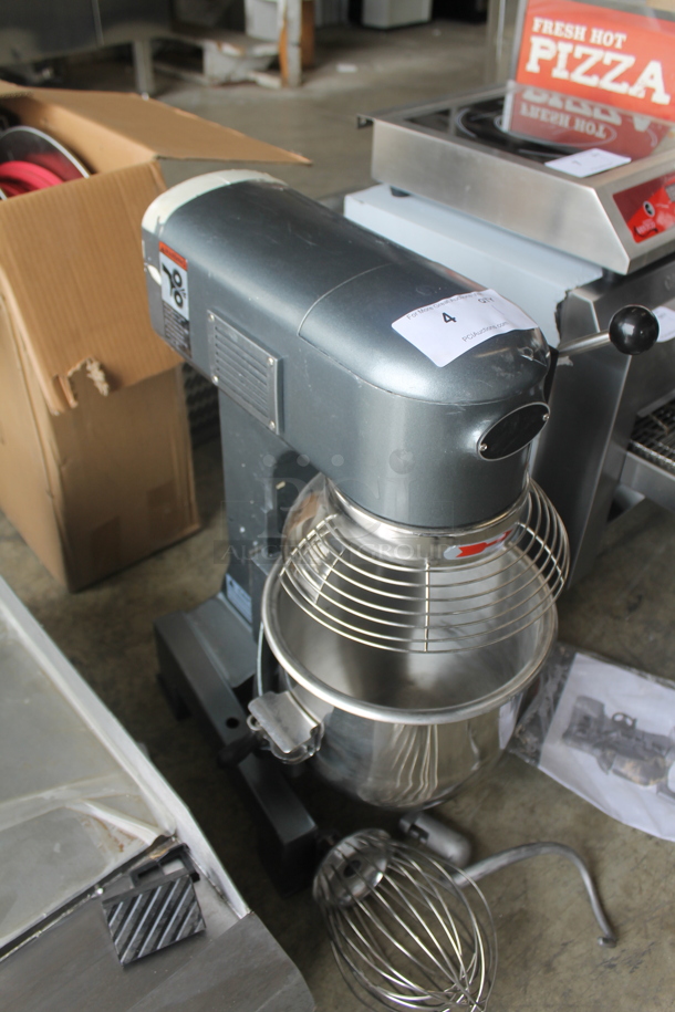 LIKE NEW! Avantco MX10 Metal Commercial Countertop 10 Quart Planetary Dough Mixer w/ Stainless Steel Bowl, Bowl Guard, Whisk and Dough Hook Attachments. 115 Volts, 1 Phase. Unit Has Only Been Used a Few Times! Tested and Working! - Image 5 of 11
