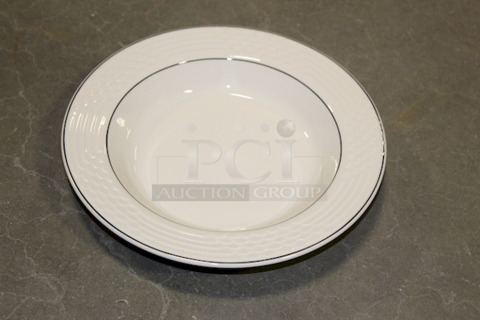 LIKE NEW! 9-3/4" 12oz Rimmed Soup Bowl. 30x Your Bid
