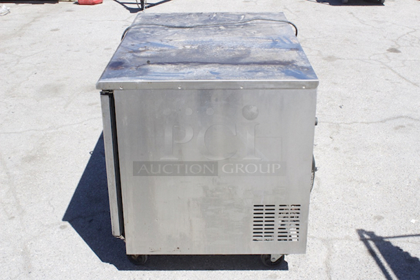 Everest Refrigeration ETBR2 47 1/2" W Undercounter Refrigerator w/ (2) Sections & (2) Doors, 115v. Tested Working.  - Image 4 of 6