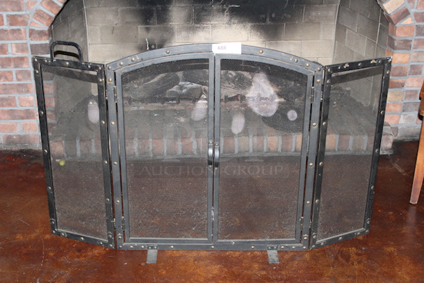 NICE! 3-Panel Arched Fireplace Screen.
55x1/2x34