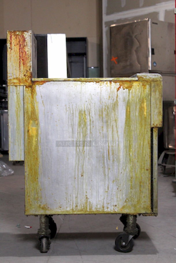 AMAZING! Frymaster 20MC Free-Standing Spreader Cabinet, Stainless On Commercial Casters. 155⁄8 in. W x 31 in. D x 453⁄8 in. H In Working Order. Needs Cord. - Image 3 of 4