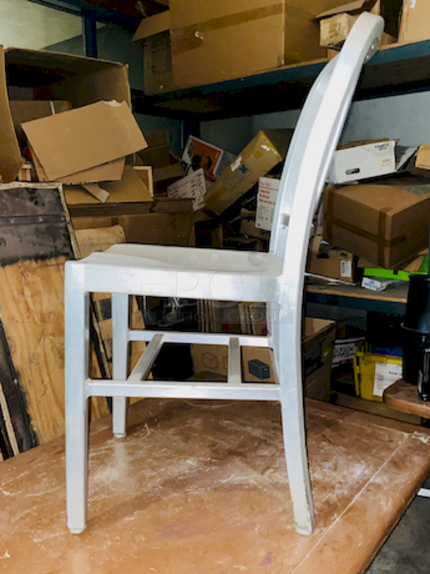 Lot of 6 Light Weight Aluminum Chairs

6x Your Bid - Image 3 of 8