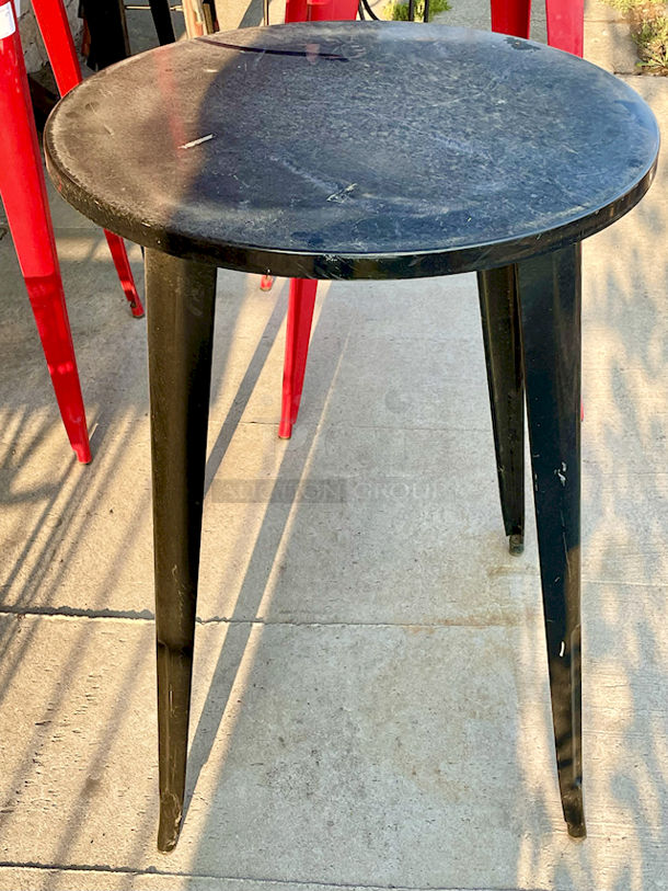 PERFECT! Outdoor Patio Dinning High-Top Table, Black, Metal. - Image 2 of 4