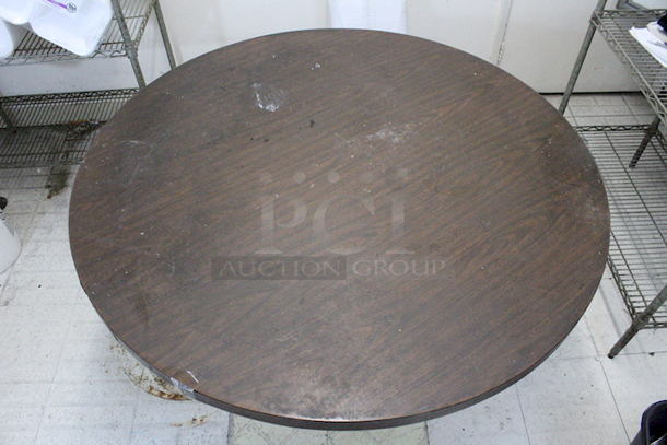 SWEET! 5ft Round Table With Heavy Duty Round Weighted Base. - Image 3 of 3