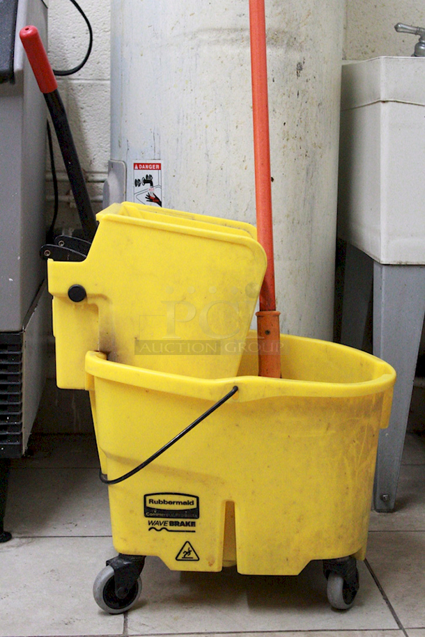 Mop & Bucket - Image 4 of 6