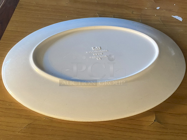 NICE! World Bell White Melamine Textured 12" Oval Plates. 59x Your Bid - Image 6 of 6