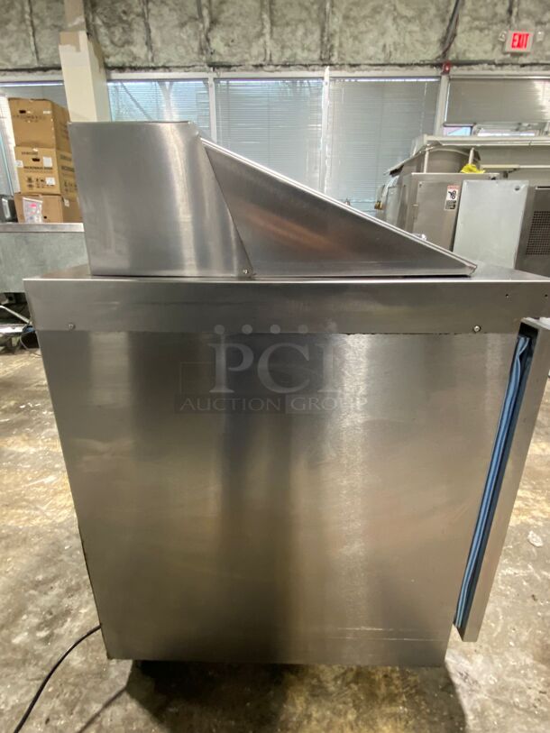 Delfield 27" Sandwich/Salad Prep Table w/ Refrigerated Base, 115v

 - Image 4 of 6