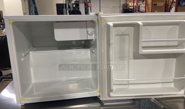 Frigidaire counter top refrigerator
 - Image 2 of 6