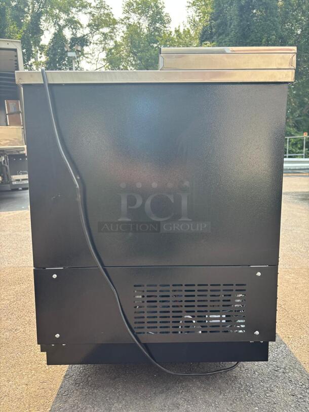 Dukers DHBC65 - 65" Bottle Cooler 488 liters capacity
 - Image 5 of 6