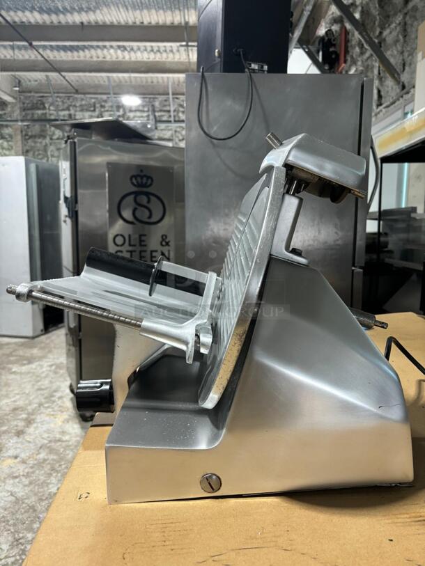 Globe C12 Manual Meat & Cheese Slicer w/ 12" Blade, Belt Driven, Aluminum, 1/3 hp
 - Image 2 of 5