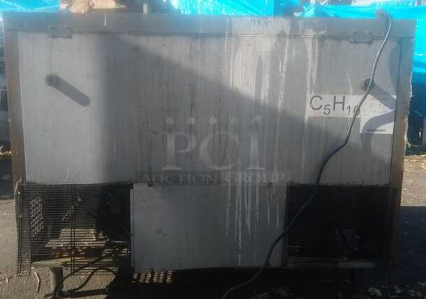 Bison BUR-48 Undercounter Refrigerator Two-section 12.0 Cu. Ft.
 - Image 2 of 5