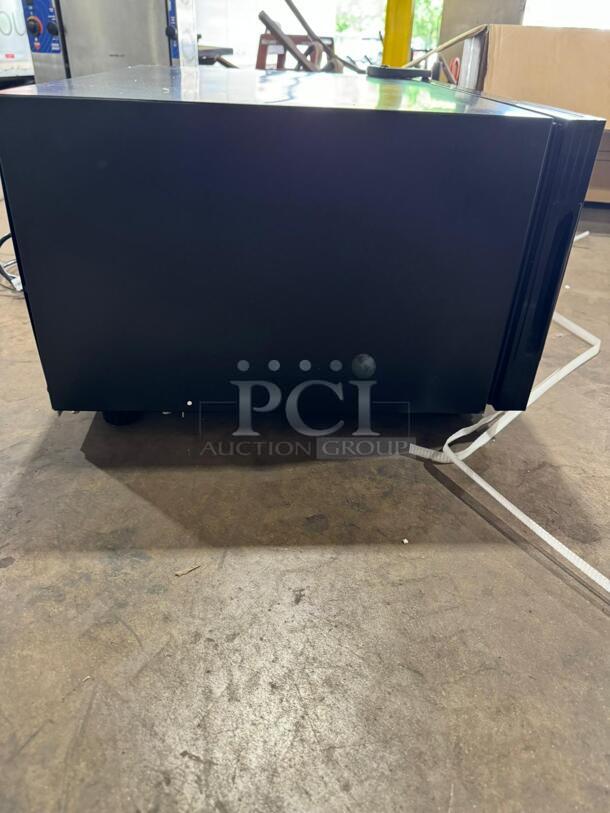 BRAND NEW IN BOX! GCT-6 Metal Commercial Mini Display Cooler Merchandiser. 24x19x12. Tested and Working! - Image 3 of 7