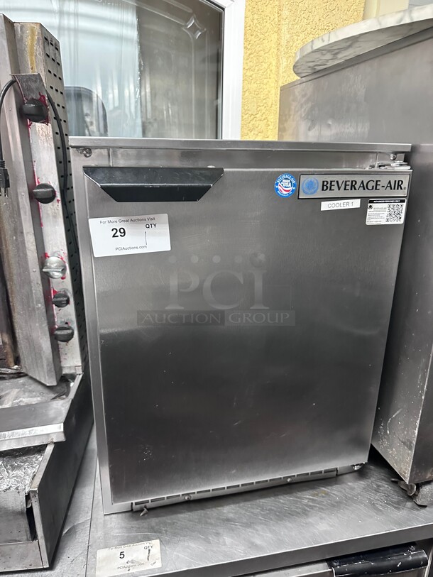 Late Model! Beverage Air UCR20Y 20 inch W Undercounter Refrigerator w/ (1) Sections & (1) Door, 115v NSF Tested and Working! - Image 3 of 5