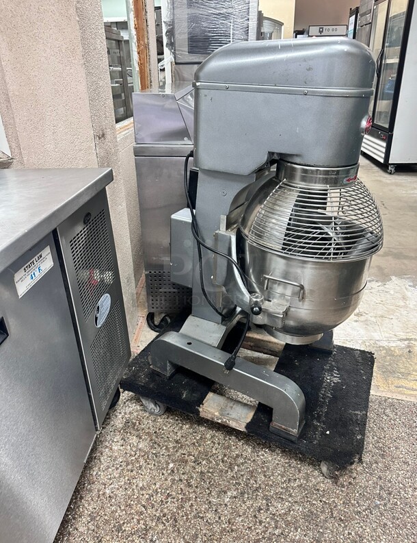 Avantco MX30 30 Qt. Planetary Floor Mixer with Guard & Standard Accessories - 120V, 1 3/4 hp Working - Image 2 of 7