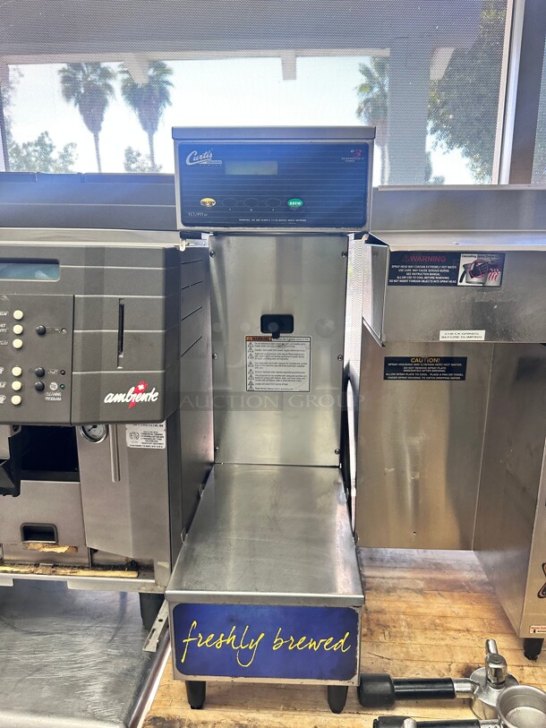Excellent Condition Curtis TBP 3 Gallon Low Profile Universal Tea Brewer with Dispenser - 120V Tested and Working! - Image 1 of 5
