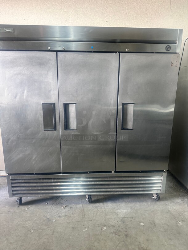 Late Model True T-72F 78" Solid Door Reach-In Freezer 115 Volt Working - Image 4 of 9