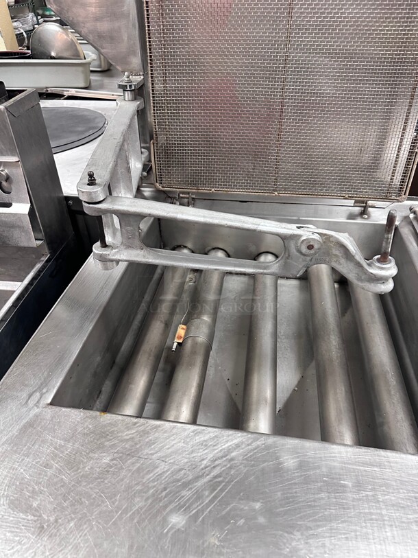 Certified Working Mercury 24x24 Commercial Donut Fryer With Filter Gas NSF  - Image 5 of 10