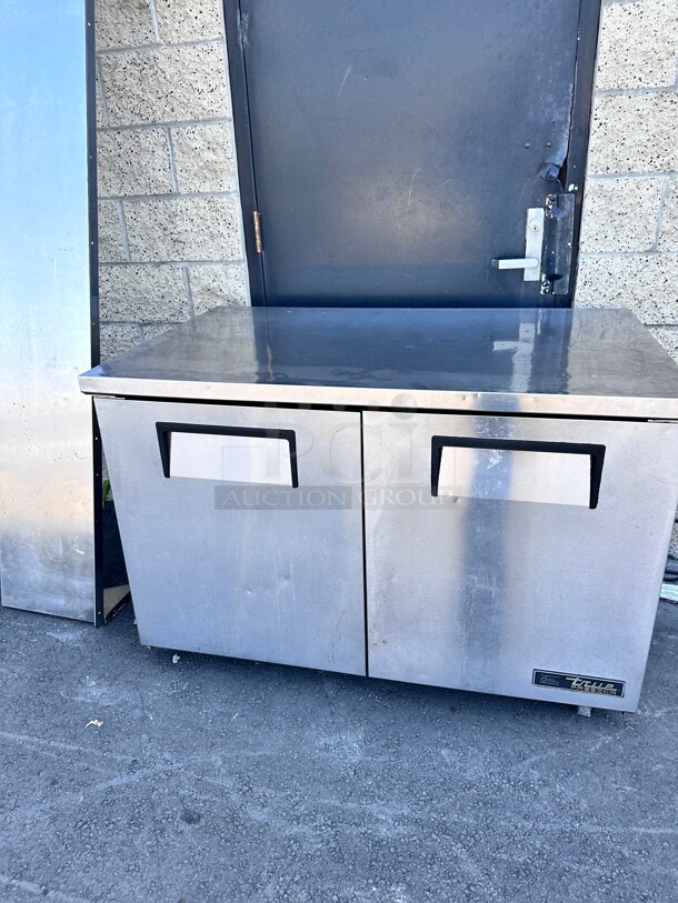 Late Model True TUC-48F-HC 48 inch W Undercounter Freezer w/ (2) Sections & (2) Doors, 115v Working - Image 1 of 8