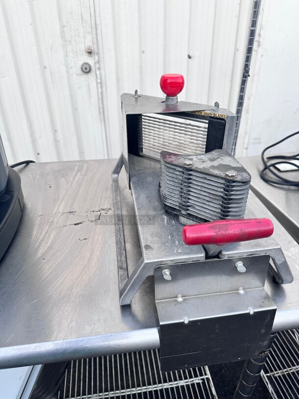 Clean Vollrath 15105 Redco InstaSlice 3/16 inch Commercial Fruit and Vegetable Cutter with Scalloped Blades NSF - Image 2 of 9