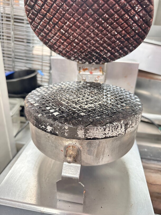 Star SWCBE Single Waffle Cone Baker Makes 8 inch Diameter Cone Waffle 120 Volt Working - Image 5 of 8