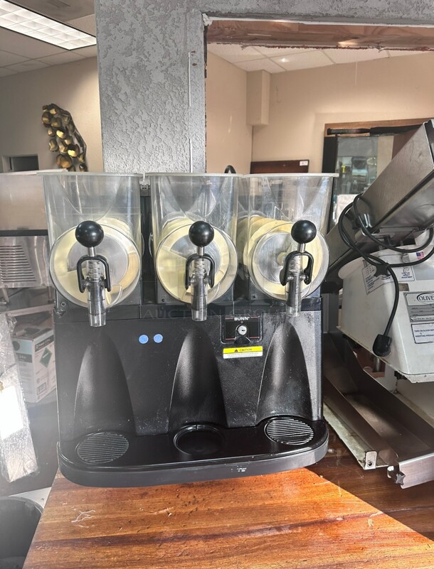 Certified Working CBS3, Triple 3 Gallon Liquid Autofill Frozen Slushy & Granita Beverage Machine 115 Volt NSF - Image 7 of 8