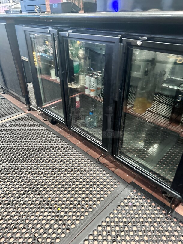 True TBB-24GAL-72G-HC-LD 71 7/8" Bar Refrigerator - 3 Swinging Glass Doors, Black, 115v Working - Image 6 of 10
