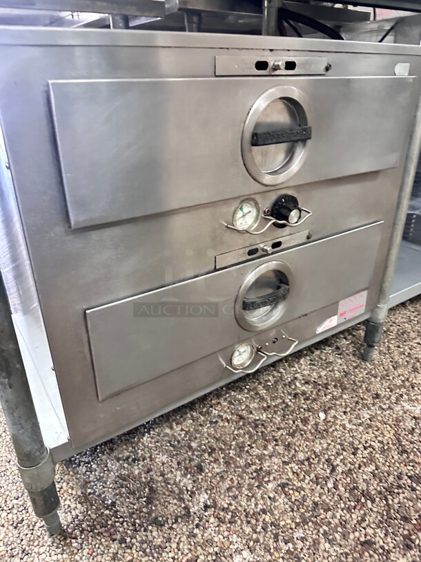 Toastmaster 3B80AT09 29.19 inch W Counter Top In Warming Drawer w/ (2) 21.5 inch Compartments, 120v - Image 1 of 7