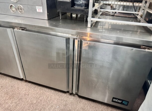 Late Model Asber AUTR-72 72 inch W Three-Section Solid Door Undercounter Refrigerator Working  - Image 6 of 8