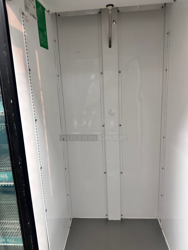 True GDM-26 30"  One Section Glass Door Merchandiser Black, 115v Tested and Working - Image 6 of 8