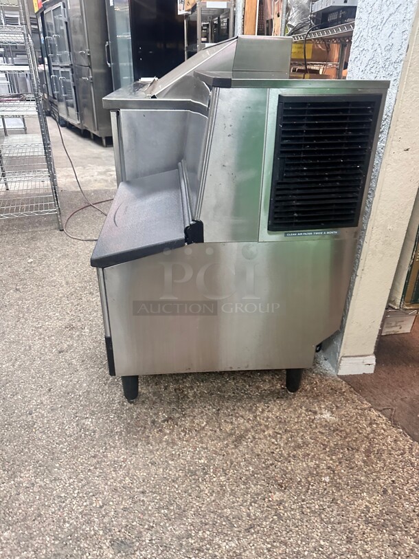 Excellent Condition Hoshizaki 350Lb Per Day Ice Machine 115 Volt Tested and Working! - Image 4 of 8