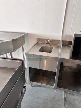 Commercial Stainless Steel Table with  Sink 
114x30x28